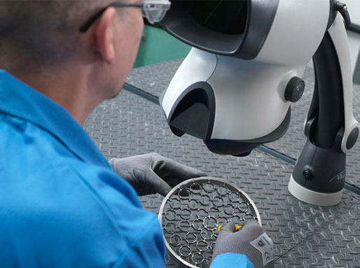 Mantis-stereo-microscope-precision-engineering-deburring-application